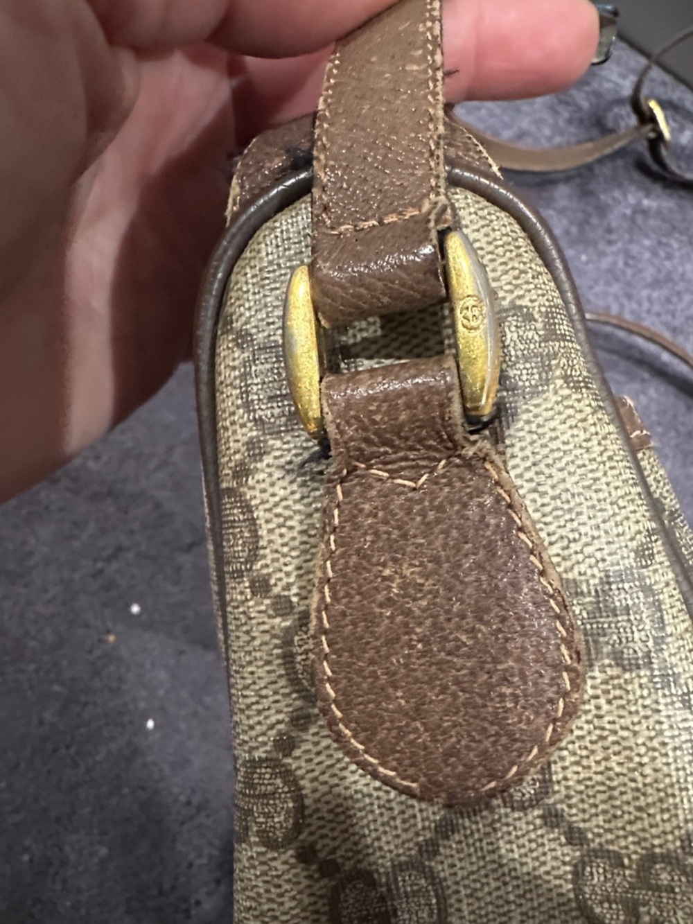 Gucci Beige Brown GG Canvas Crossbody with Green-Red Web Detail - Picture 16 of 17